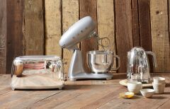 Smeg Hamur Karıştırma Makinesi Silver Smf02Sveu 500.01.01.6851